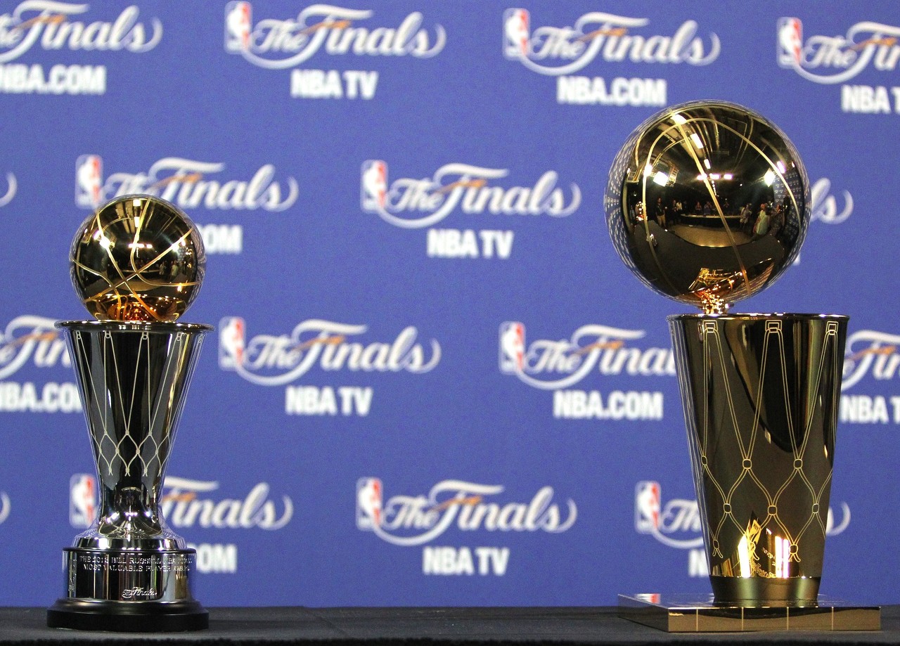 NBA官宣总决赛球场设计 队记炮轰当年移除决定