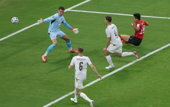 韩国2-1逆转捷克:传控碾压 亚洲足球技术流正名 韩国2-1逆转捷克:传控碾压 亚洲足球技术流正名